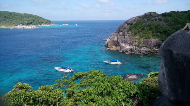 海のグラデーションが美しい。