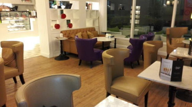 内装もステキ。<br />迎えの車が来るまでここでゆっくりして、夜11時プーケット発のAirAsiaでバンコクに戻りました。<br />ドンムアンのホテルに戻ったのは夜中２時。<br />ハードな旅行だったわー。<br />つうか、シミラン諸島に行った当日にバンコクに戻ってるってスゴイ。