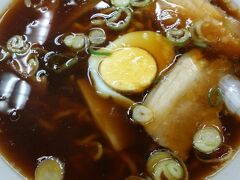 お醤油味の　喜多方ラーメン。

ちょっと濃いかな？

これも勉強ね