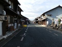 　午前９時頃、美濃市に到着しました。まだ観光客もいなく、人通りもなかった。