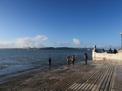 コメルシオン広場  前は、テージョ川　大西洋に
？

