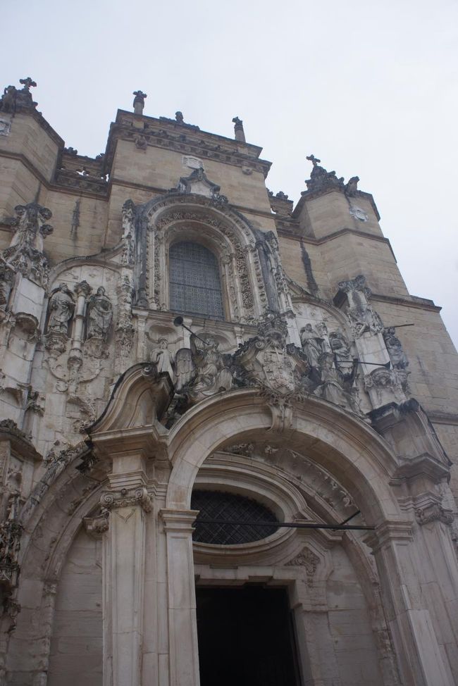 新カテドラル。<br />コインブラ大学に向かう緩やかな坂の途中にありました。