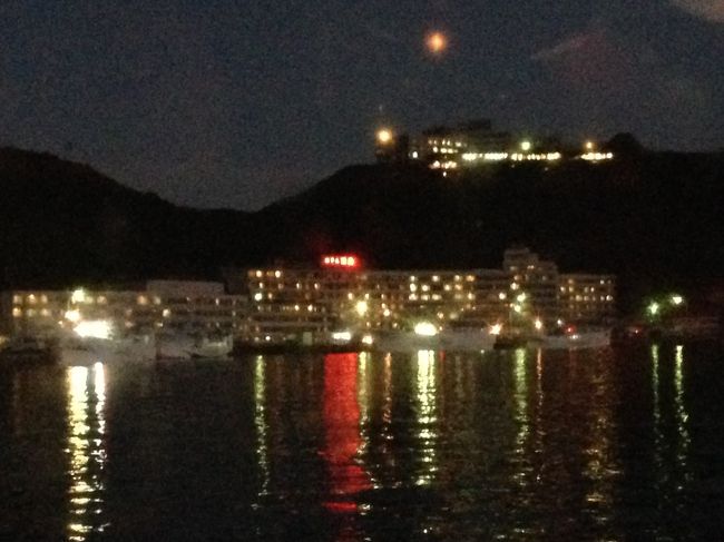 さてされ本日の宿に向かいましょう！<br />駐車場から車に乗って、船に乗っていざホテル浦島へ