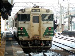 2015.12.31　秋田
当駅で昼食などを仕入れないといけないのだが、男鹿線のキハ４０も置き換え発表されたばかりなのでつい…