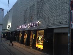 翌朝、故郷の秦野にも工場のあるタカキベーカリーのパン屋さん、アンデルセンのデンマーク支店で朝食をいただきます。