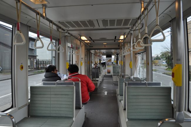 　車内の様子です。<br />　とても空いていました。