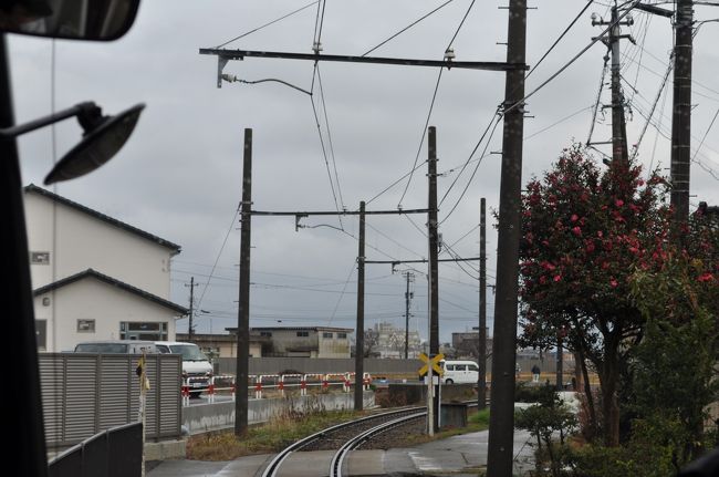 　再び右に曲がります。