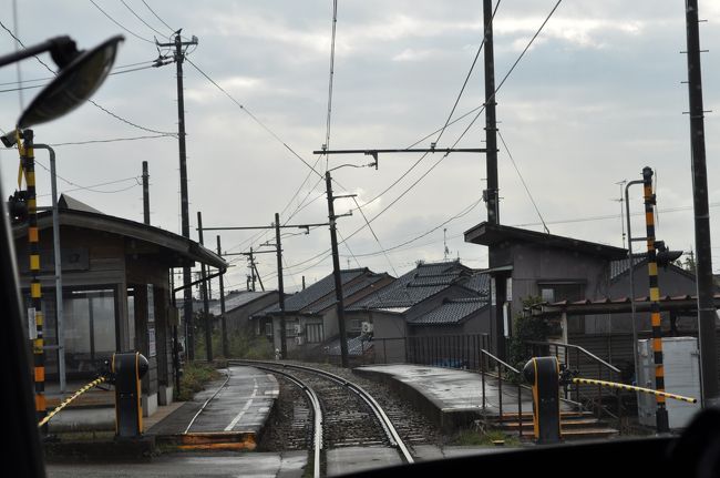 　庄川を渡り終えたところが庄川口駅です。