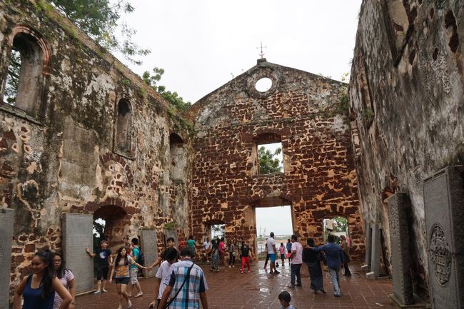 セント･ポール教会跡。ポルトガル支配の頃、ということだからか、マカオと似ている。