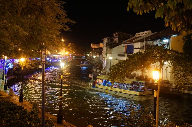 ジョンカーストリートの食べ歩き、楽しくて、おいしくて、よかったですよ。<br /><br />帰りは、観光船に乗って帰ろうと思ったものの、すごい行列。諦めて川沿いの壁画アートを見つけながら、ぷらぷら歩きました。途中、怪しい雰囲気のところもありましたが、二人で歩いていれば怖さは全く感じませんでした。（女性1人だと、ちょっと怖いかも。）<br />地元の人の生活を垣間見ながら歩き、ホテルに戻りました。