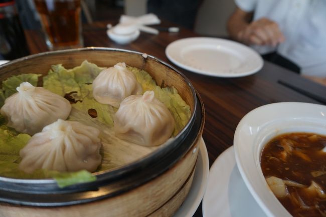 「メガ・モール」内の「ドラゴンi」にてランチ。<br /><br />小籠包やら酸辣湯やら。