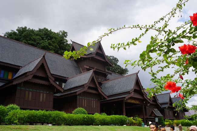 スルタン博物館（2RM×2名）へ。<br /><br />絵と英文でなんとなく理解する。なかなかおもしろい。