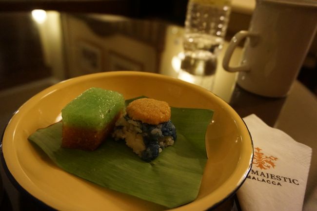 ターンダウン時の、おやつ。甘さ控えめでおいしい。