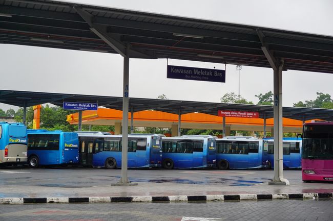 イポー（AMANJAYA）バスターミナル。