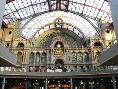 地上階まで行ってみるとさらに美しい。