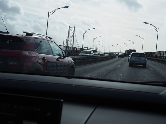 ゆっくりめにチェックアウトし、一路リスボンへ。<br />今日は300?あまりの移動。<br />ほんとはポルトからフランクフルト乗り継ぎのルフトハンザがとれればベストだったんだけど。<br />半年以上前にまずエアーを押さえたので・・・<br />それにオートマのレンタカーが意外に少なくて高いし、乗り捨ても不可って会社が多かった。