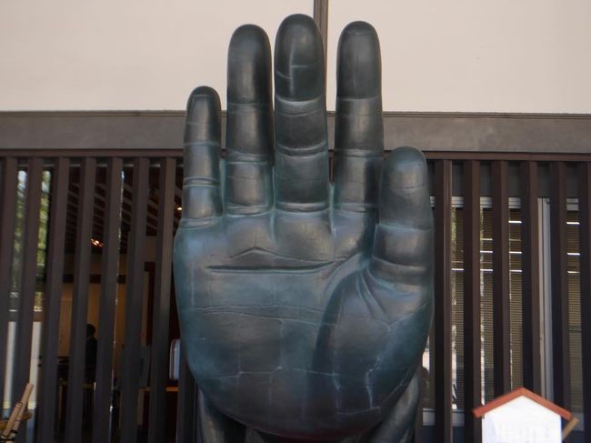 その前にお手洗いに。