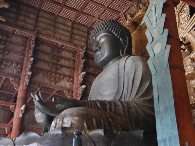 反対側はコミコミだったのに出口付近はスキスキでよい写真スポットです！