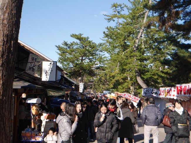 このとおりも凄い人！<br />外国人の観光客の方が非常に多かった年末でした！