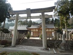 御霊神社から北東へ12km，三田市酒井宮ノ脇の高売布神社へ．
7世紀前半頃の創建と伝わる．主祭神は下照比賣命．
かつては荷月大明神と呼ばれ，江戸時代の中頃に今の高売布神社となったそうだ．境内拝観自由，鳥居前に駐車場あり．