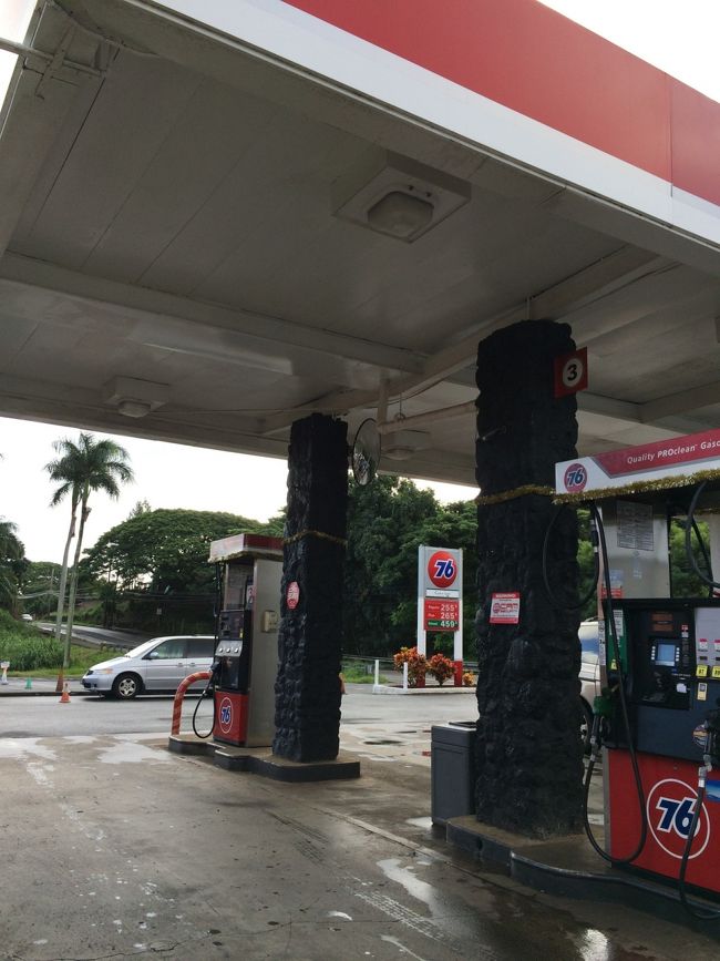 ワイマナロ・ベイ・ビーチを出て、少し走ったところに小さな街があり、そこでローカルなスタンド発見！