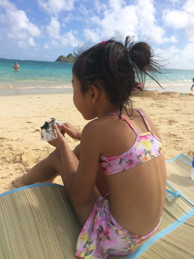 泳いでお腹がすいたのか、軽食タイム〜