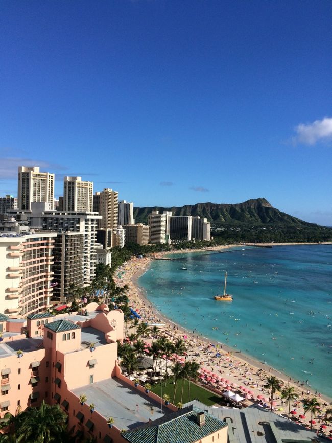 ホテルへ戻り、、<br /><br />どうしても1時間だけ遊ばせてと娘に懇願され、、<br /><br />父娘はまたPoolタイム〜。<br />ママは部屋からのんびり。<br />ウォーリーを探せ。みたいな状態でPoolにいる父娘を探す。。笑