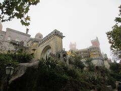 霧に包まれた宮殿