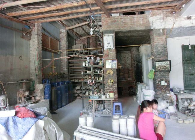 家と一体化した構造なので、実際の窯の入り口は奥にあって、全体のイメージは分かりませんでした。