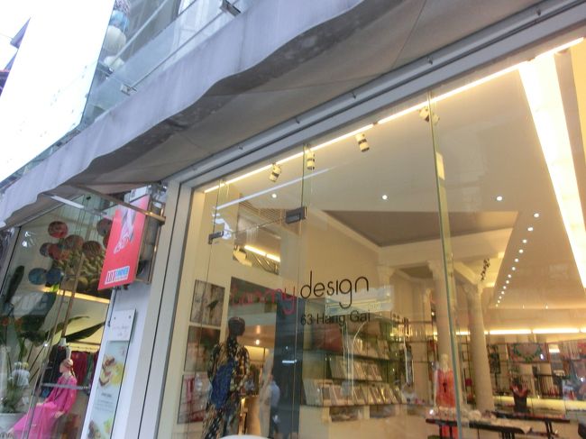 このタンミーは１階にカフェもあり、シルク通りを歩くときの集合場所にしてもいいお店です。