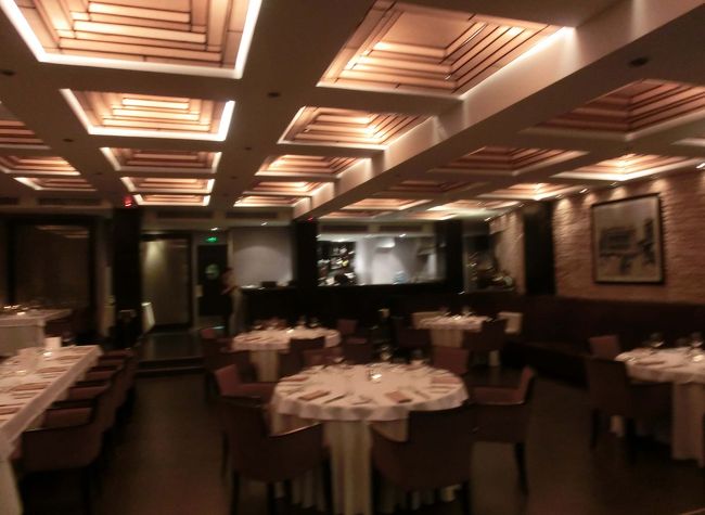 １９１１年にオープンしたのでそのまま「1911」と言う名前になっています。<br />壁の一部が当時のままと言うことでしたが、全体はとてもモダンなイメージです。