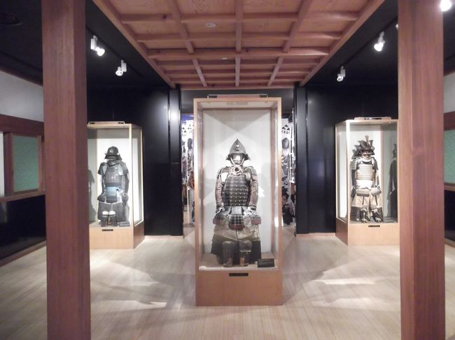 修復中のため、お城の外観は十分にみれず、資料館へ。<br /><br />