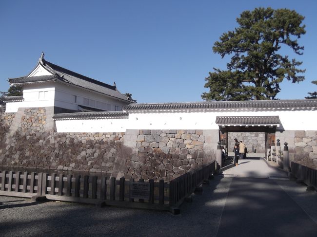 橋をわたり、外へ。<br /><br />