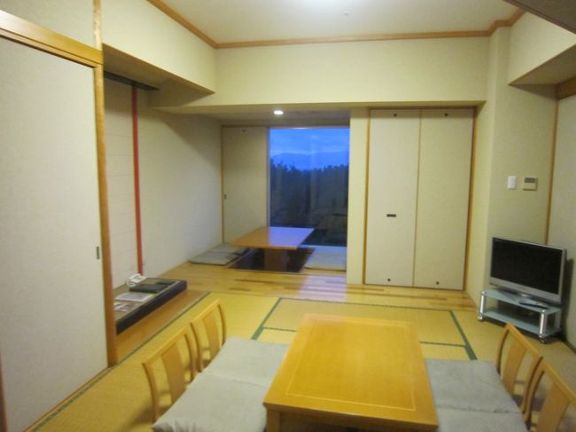 この部屋には和室が２室もあり<br />家内と二人では広すぎもったいないぐらいです　