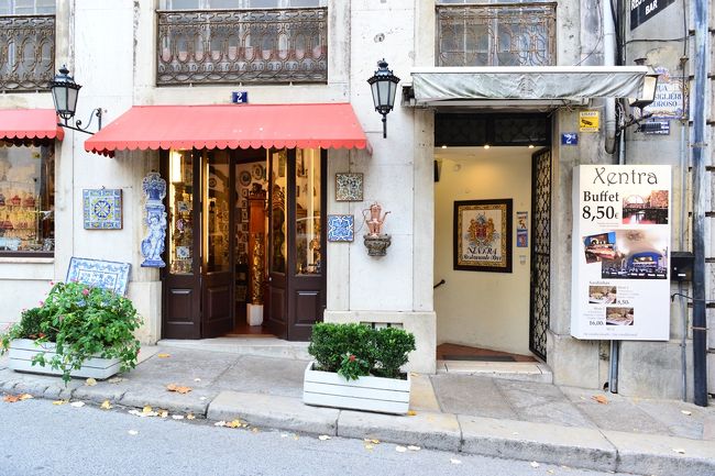 おしゃれなショップがつづいています。