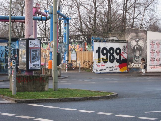 このあたりがイーストサイド・ギャラリー西側で始まりになります。<br /><br />