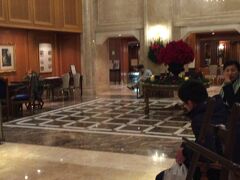 ホテルに到着！

山下公園が目の前です。
中華街も歩いていけます。

ロケーション最高です。

ですが、海沿いなので、風が・・冷たい・・・