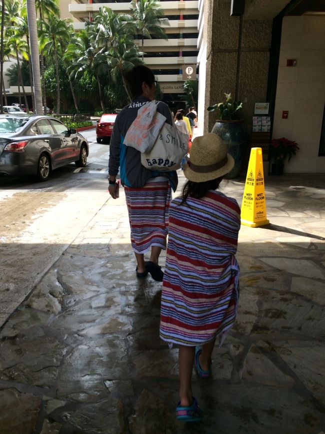 12時半頃無事にワイキキへ。。<br /><br />DFS横で降車〜<br /><br />朝早かったけど楽しかった〜！