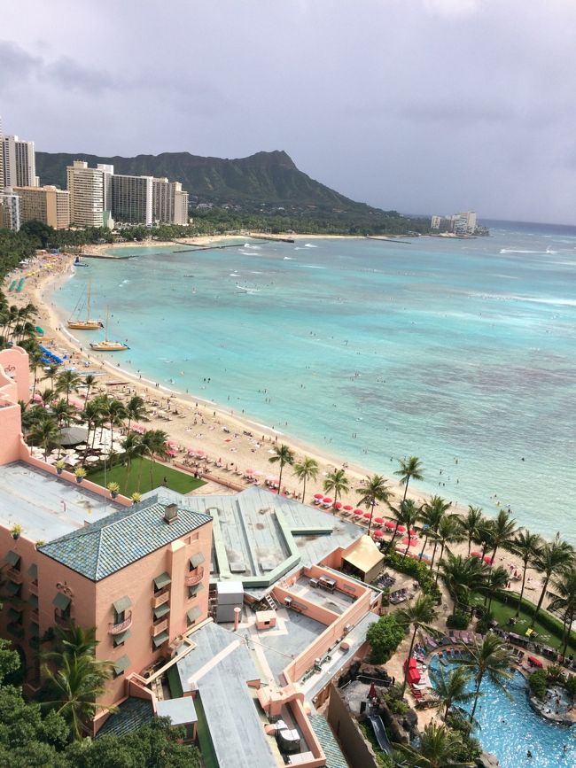 こちら、ワイキキもお天気イマイチ。<br /><br />のんびりお部屋のバスルームで温まり、、<br /><br />午後からようやくママのお楽しみShoppingへ出掛けま〜す！<br />