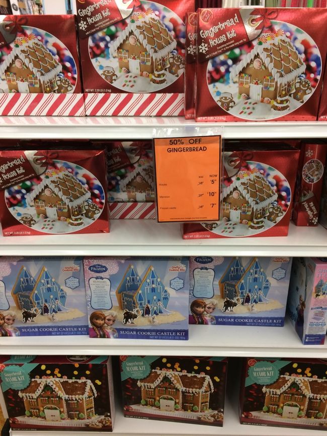 これはお菓子の家かな。。