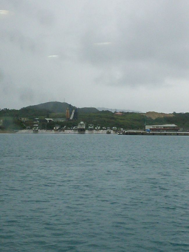 大きな建物が全く見えない、のどかな感じの島のよう。