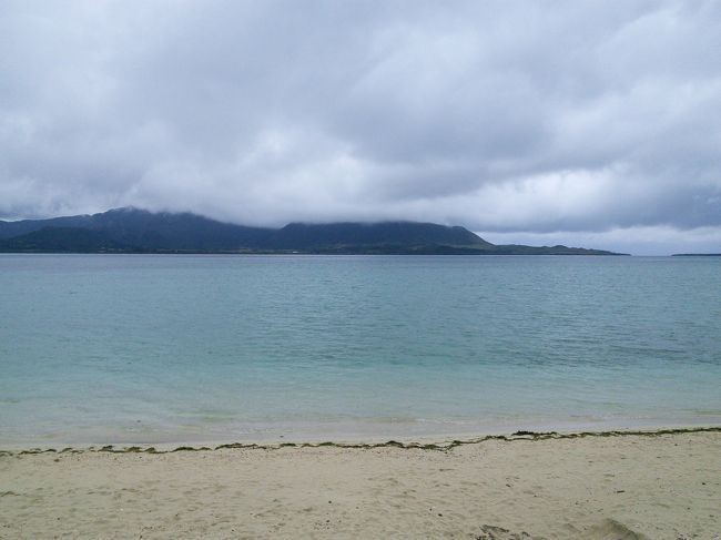 西表島を望む。<br />ここからニキロぐらいだそうです。<br />ネイチャーツアーができるようなので、いつか行ってみたいなあ。