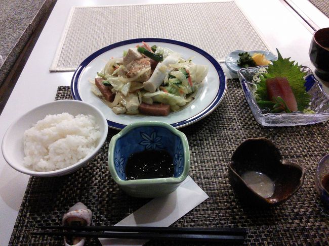 ゴーヤチャンプルーのセットにしたら、この量（笑）<br />ゴーヤチャンプルー好きですが、さすがに完食は無理でした。<br /><br />隣で石垣牛の鉄板焼きを食べてた人たちも<br />「量あるなー」と言ってたので、<br />どのメニューも満腹になるんじゃないでしょうか！？<br /><br />どれも美味でしたよ！！