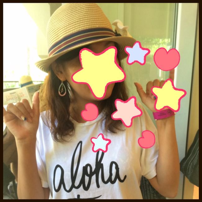 この私の着ているTシャツ。<br />これ、嵐好きならわかるはず。。<br />白好きなのでネイビーにはしませんでした。笑