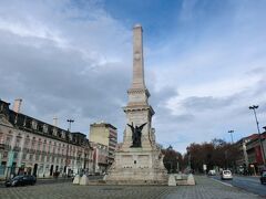 レスタウラドーレス広場。青空で気持ちいい。