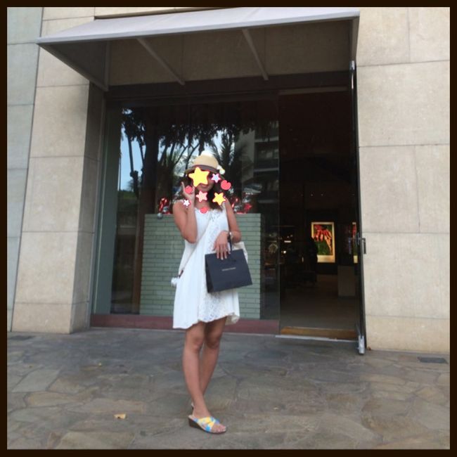 お買いあげ〜<br /><br />年末になりだいぶ人も増えてきたので、早めのDinnerにお目当のお店へ。。