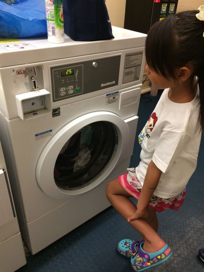 洗濯機・乾燥機共に確か＄3分のコインが必要〜<br /><br />両替機が故障してる事も多々あります。笑