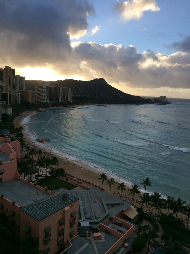 2015'12.28 滞在6日目の朝で〜す。<br />この朝のお約束のビデオタイムも明日で終わり、、<br /><br />そろそろ寂しくなってきます。笑<br />これ母娘毎回。笑