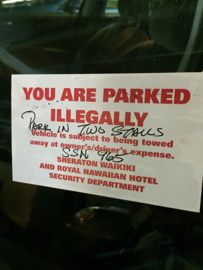 あまり早くに出てしまうと、最初の目的地のお店がまだ空いてない為、少しのんびりしてから出発〜！<br /><br />パーキングへ行くと！！なにこれ！<br />都内でも駐車場の幅ってすごく狭いけど、ここシェラトンのパーキングは極狭！毎回乗り降りに苦労するほど狭い！<br />でも、昨日は二重に線が引いてあって<br />珍しく少し広め。いいのかなと思いながら停めたら。。<br /><br />ダメだったらしい〜。笑