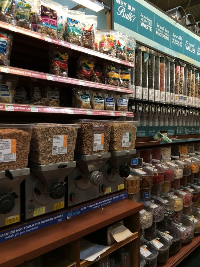 これは、ナッツとか、、<br />オーガニック食品がいっぱい〜